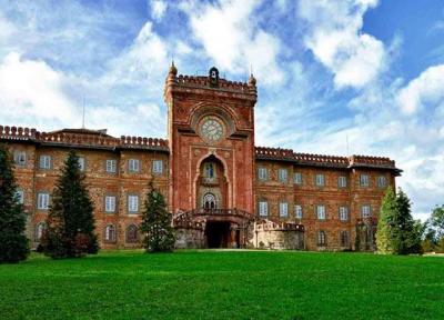 بازدید از قلعه ای تاریخی در ناحیه توسکانی ایتالیا