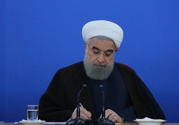 علیرضا رزم حسینی با حکم روحانی به عنوان وزیر صنعت، معدن و تجارت منصوب شد