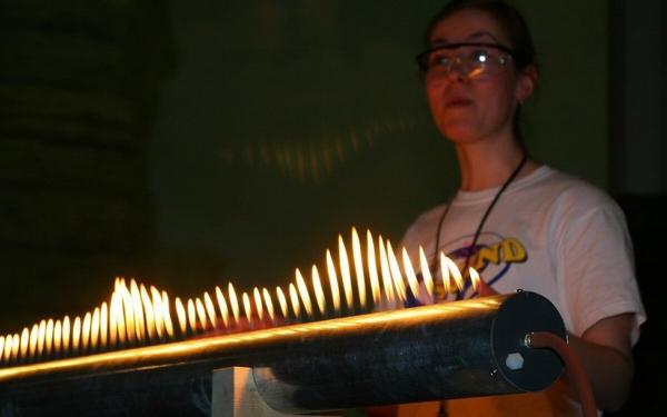 لوله روبنس؛ کشف جالب فیزیک دان آلمانی، عکس