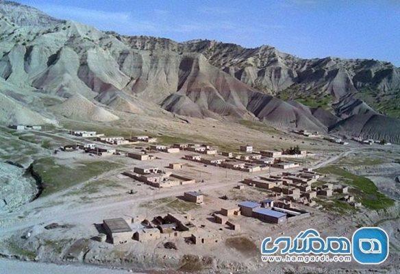 روستای خربزان یکی از روستاهای زیبای استان ایلام به شمار می رود